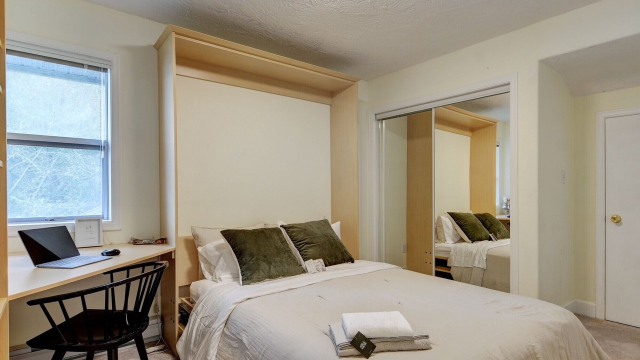 Photo of Bedroom in Otter Point