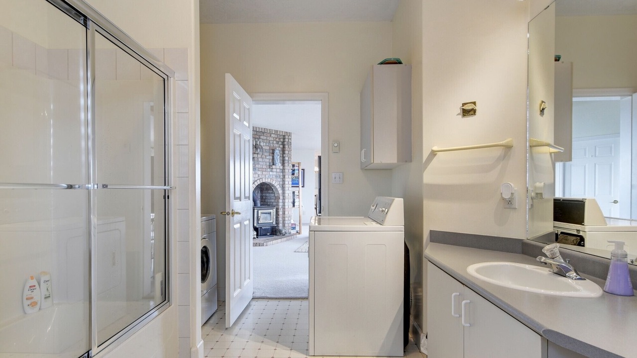 Photo of Bathroom in Otter Point