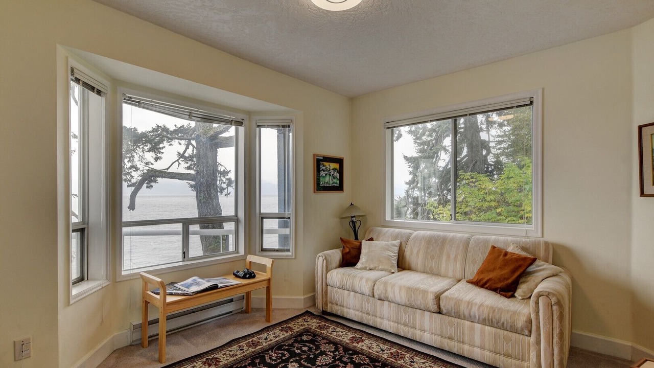 Photo of Livingroom in Otter Point