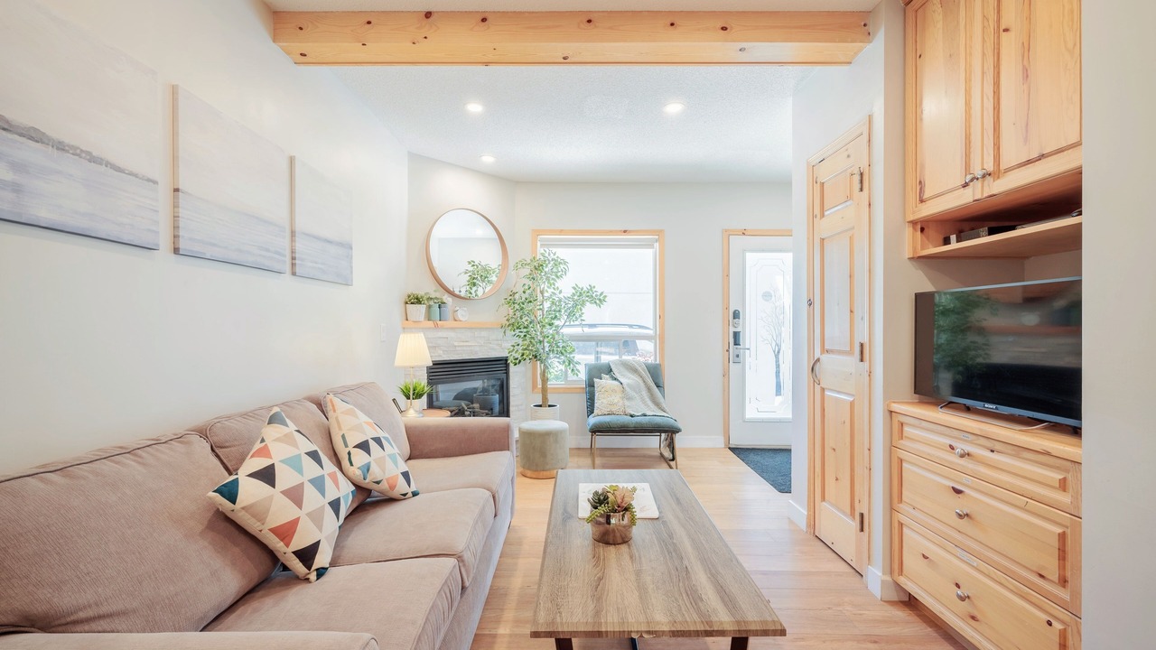Photo of Livingroom in Harvie Heights