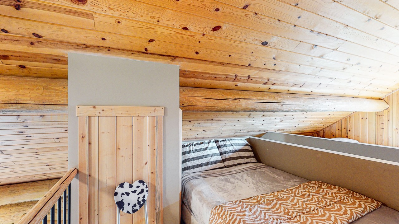 Photo of Bedroom in Lac Le Jeune