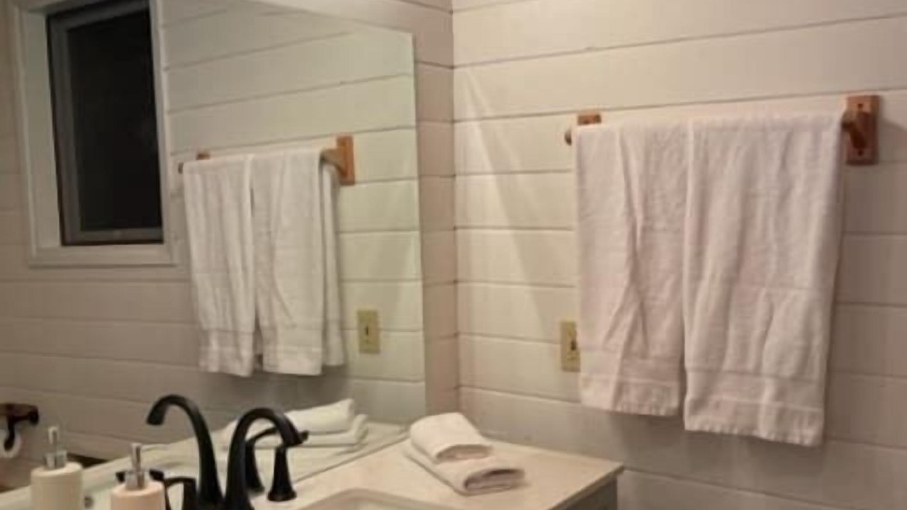 Photo of Bathroom in Anglemont
