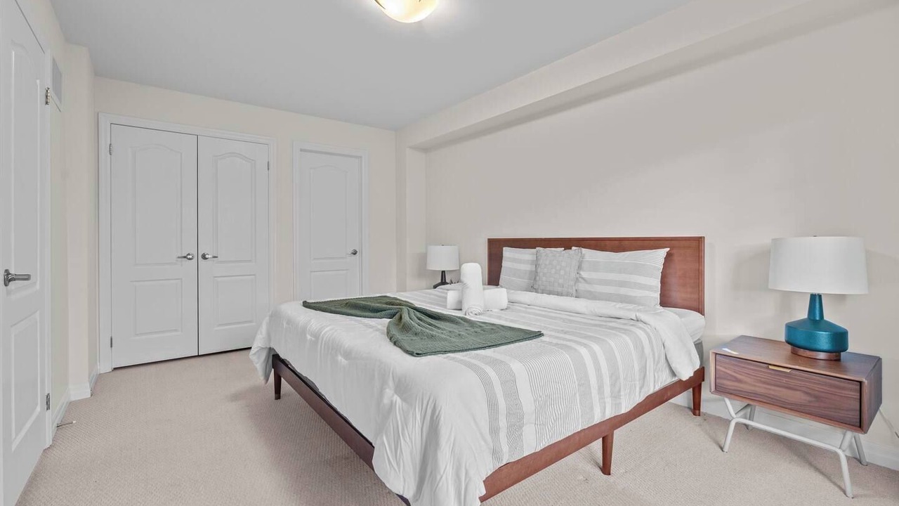 Photo of Bedroom in Lakeview