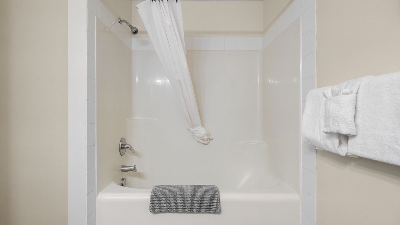 Photo of Bedroom in Cougar Creek