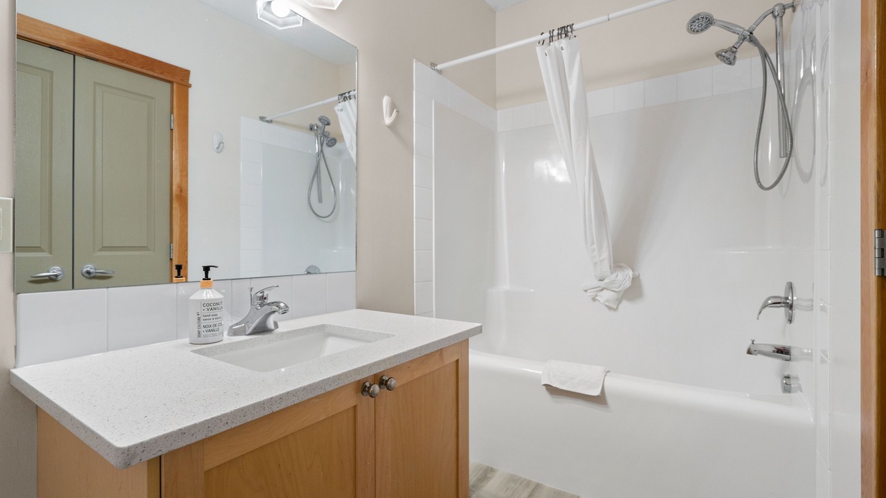 Photo of Bathroom in Cougar Creek