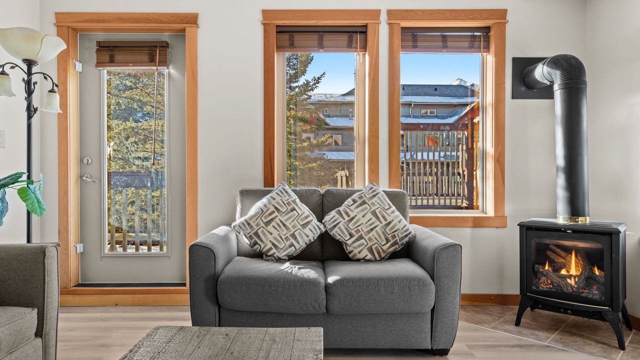 Photo of Livingroom in Cougar Creek