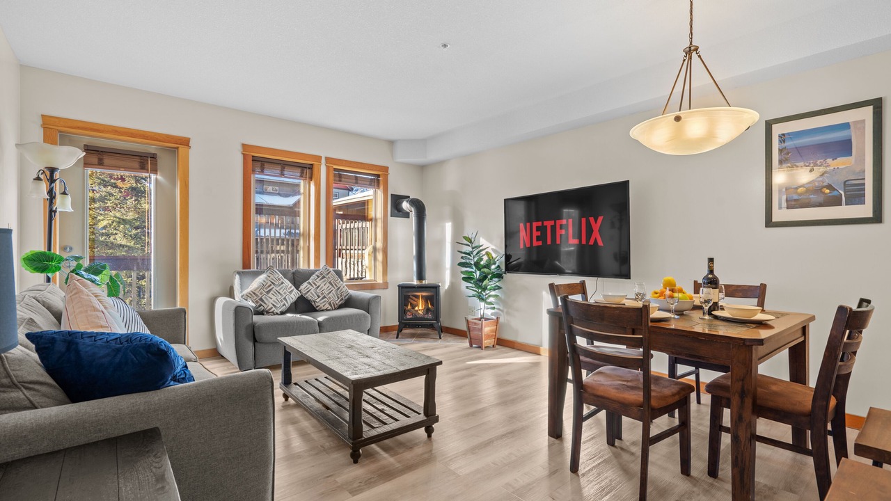 Photo of Livingroom in Cougar Creek