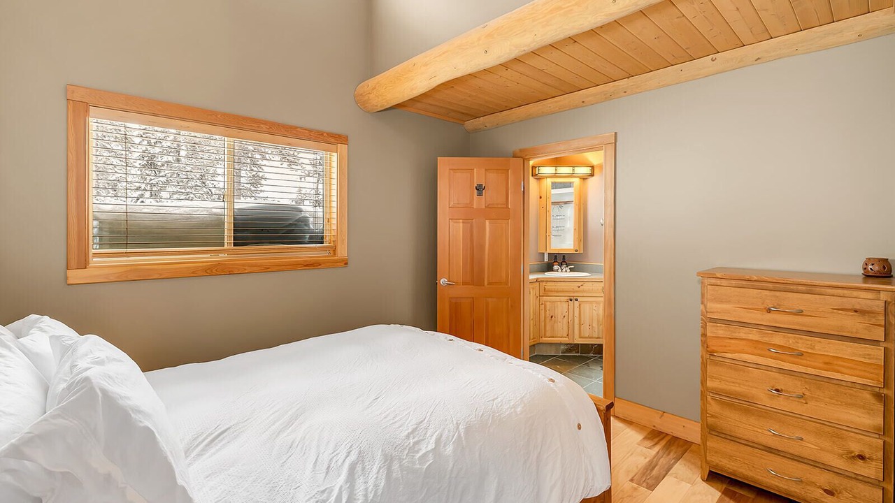 Photo of Bedroom in Okanagan-Similkameen