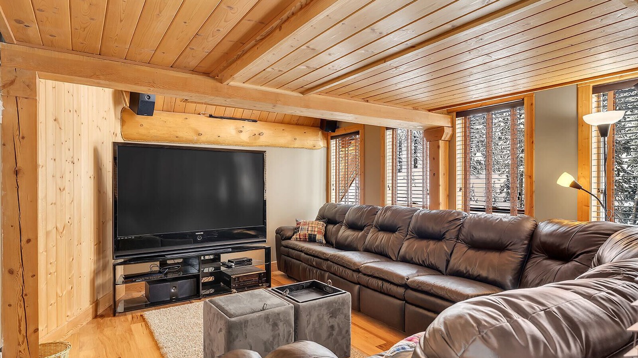 Photo of Livingroom in Okanagan-Similkameen