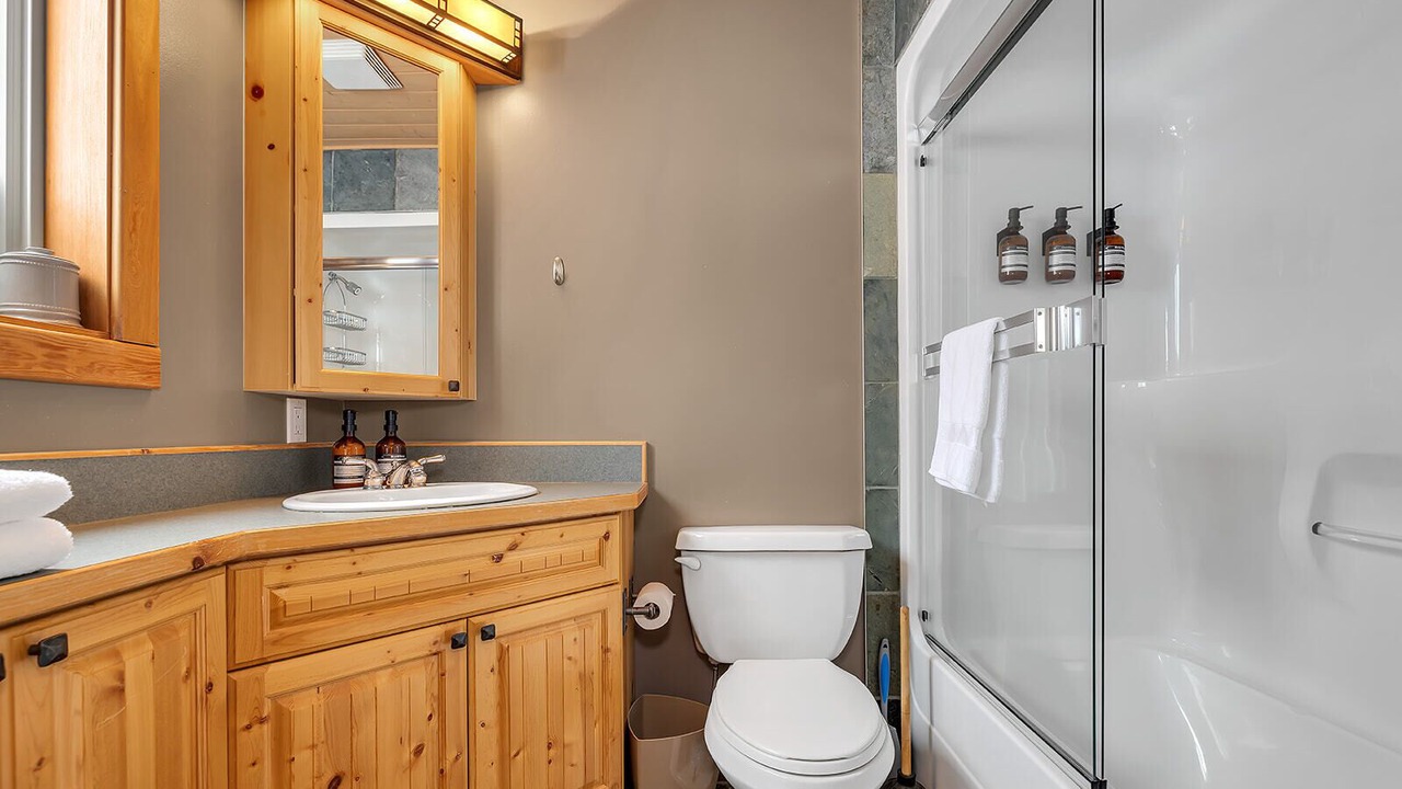 Photo of Bathroom in Okanagan-Similkameen