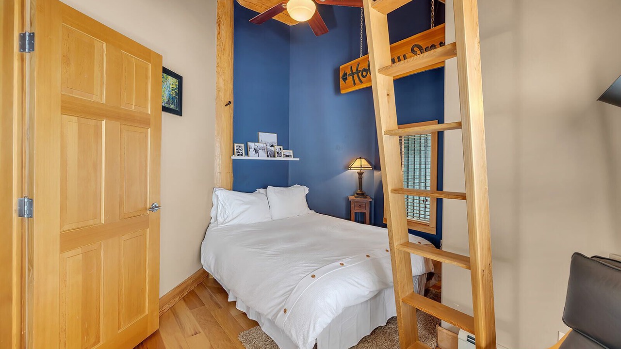 Photo of Bedroom in Okanagan-Similkameen