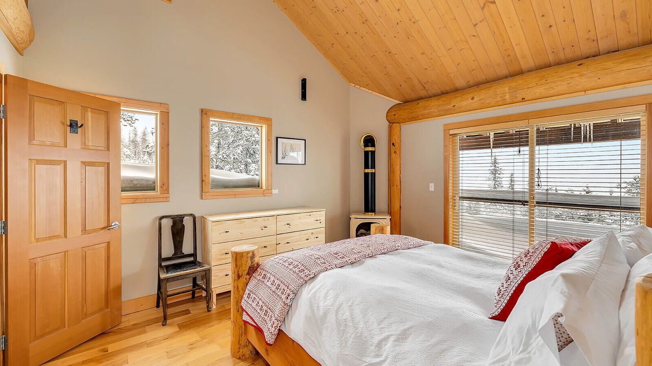 Photo of Bedroom in Okanagan-Similkameen