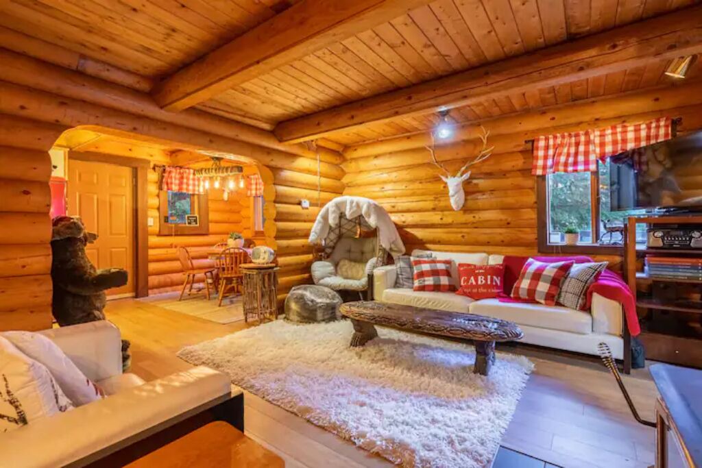 Photo of Livingroom in Sunshine Valley