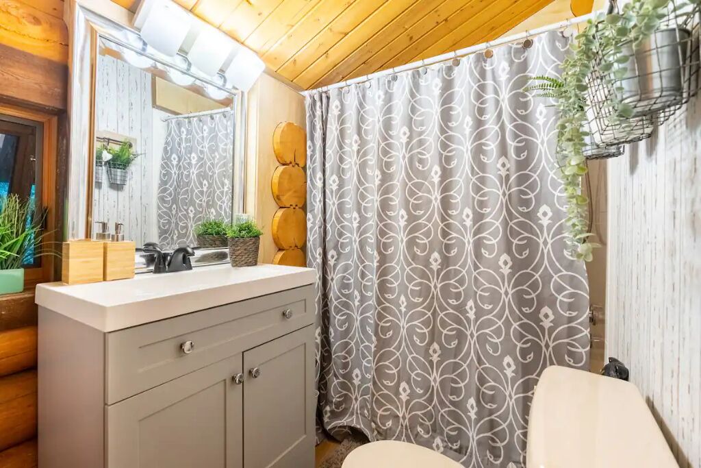 Photo of Bathroom in Sunshine Valley