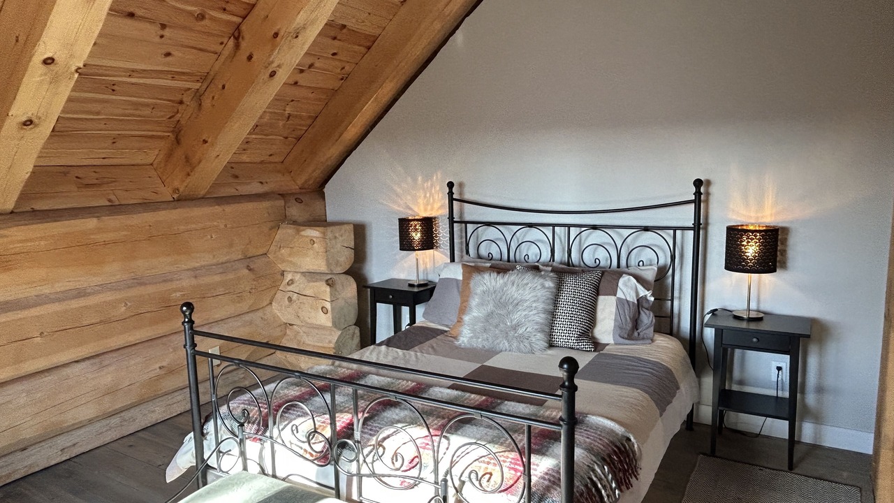 Photo of Bedroom in Les Collines-de-l'Outaouais Regional County Municipality