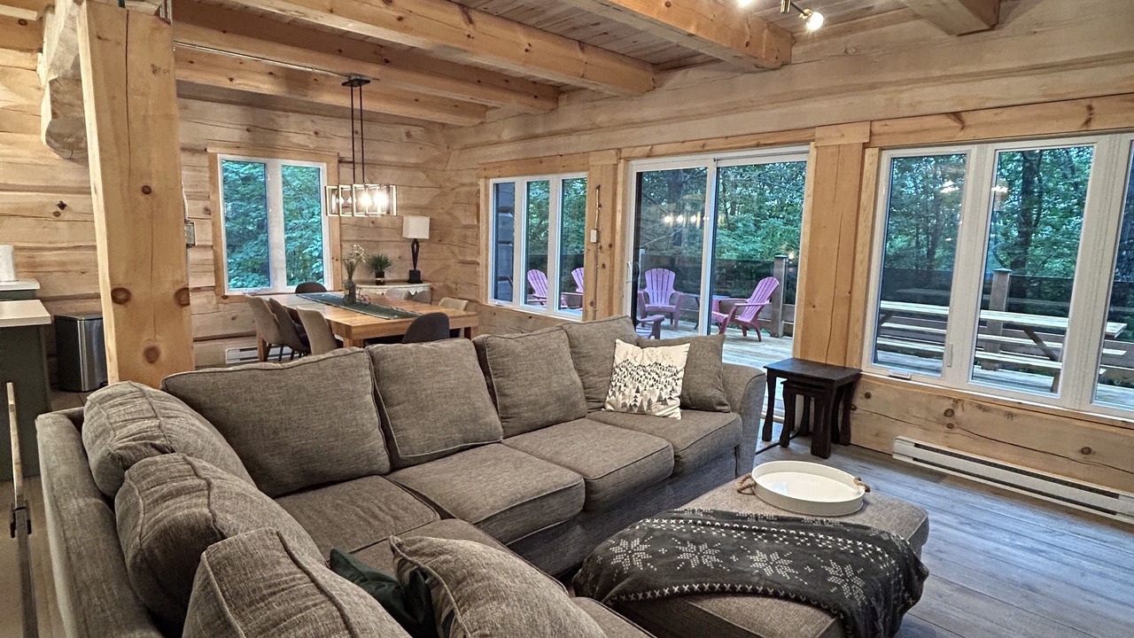 Photo of Livingroom in Les Collines-de-l'Outaouais Regional County Municipality