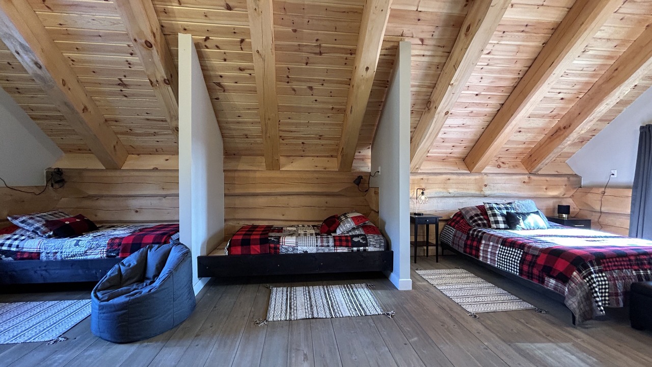 Photo of Bedroom in Les Collines-de-l'Outaouais Regional County Municipality