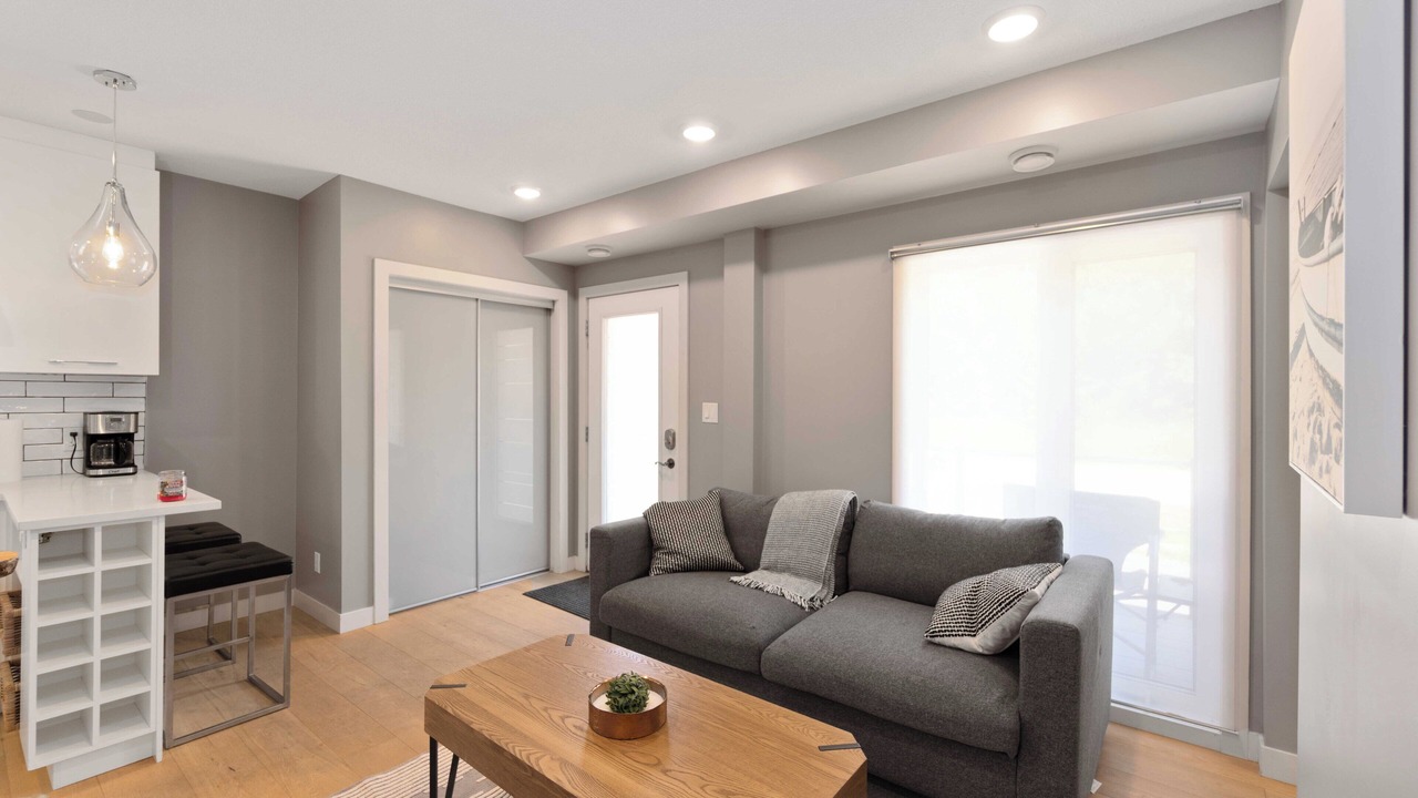 Photo of Livingroom in Alberta Beach