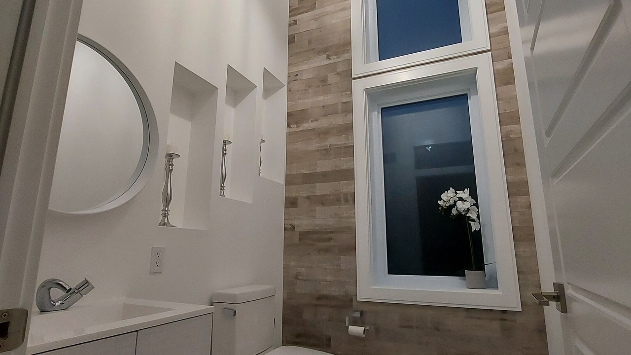 Photo of Bathroom in Loyalist