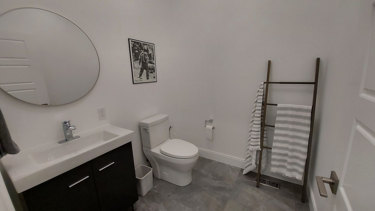 Photo of Bathroom in Loyalist