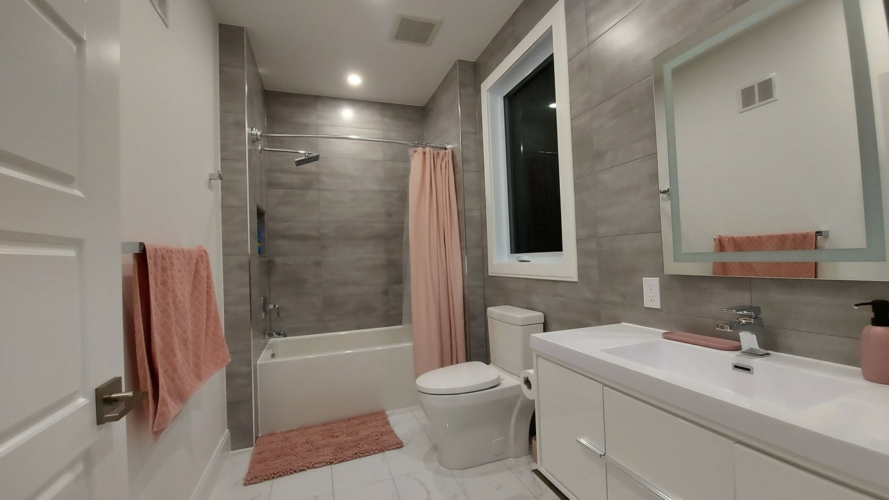 Photo of Bathroom in Loyalist