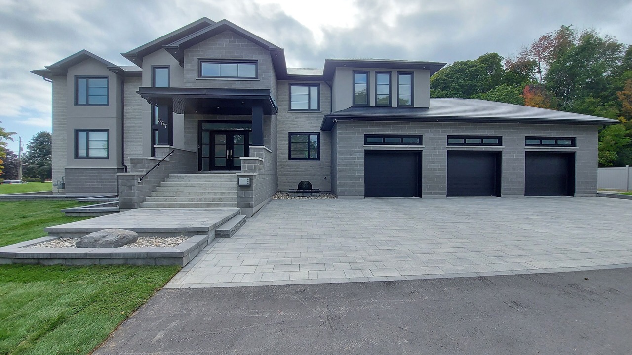 Photo of Outdoor in Loyalist