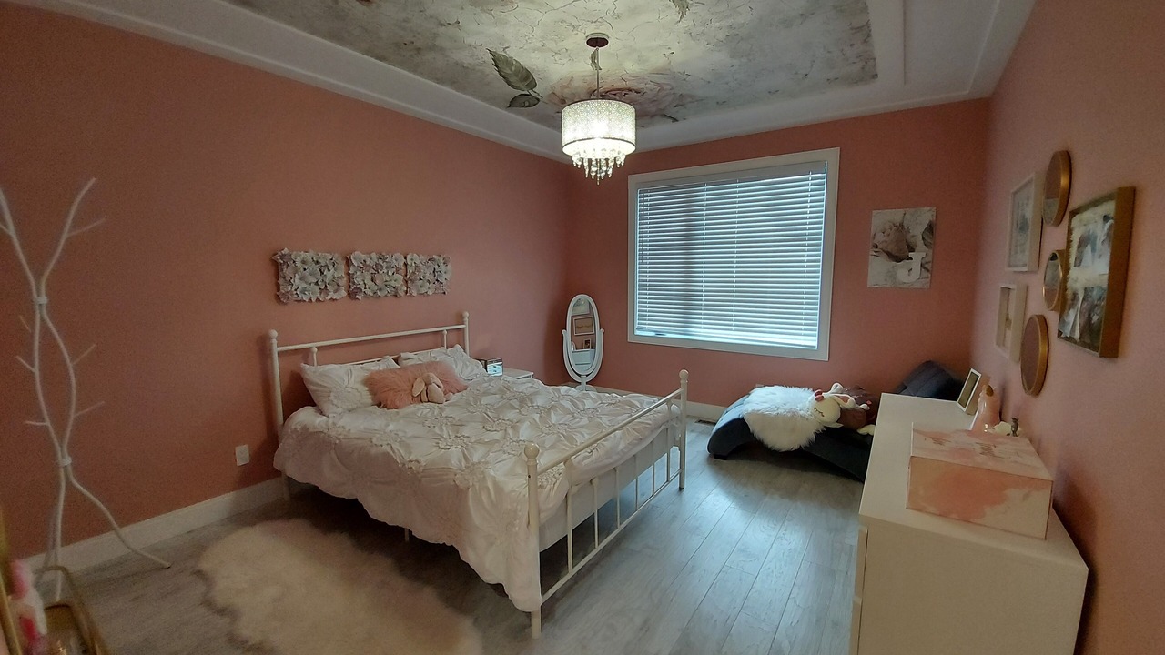 Photo of Bedroom in Loyalist