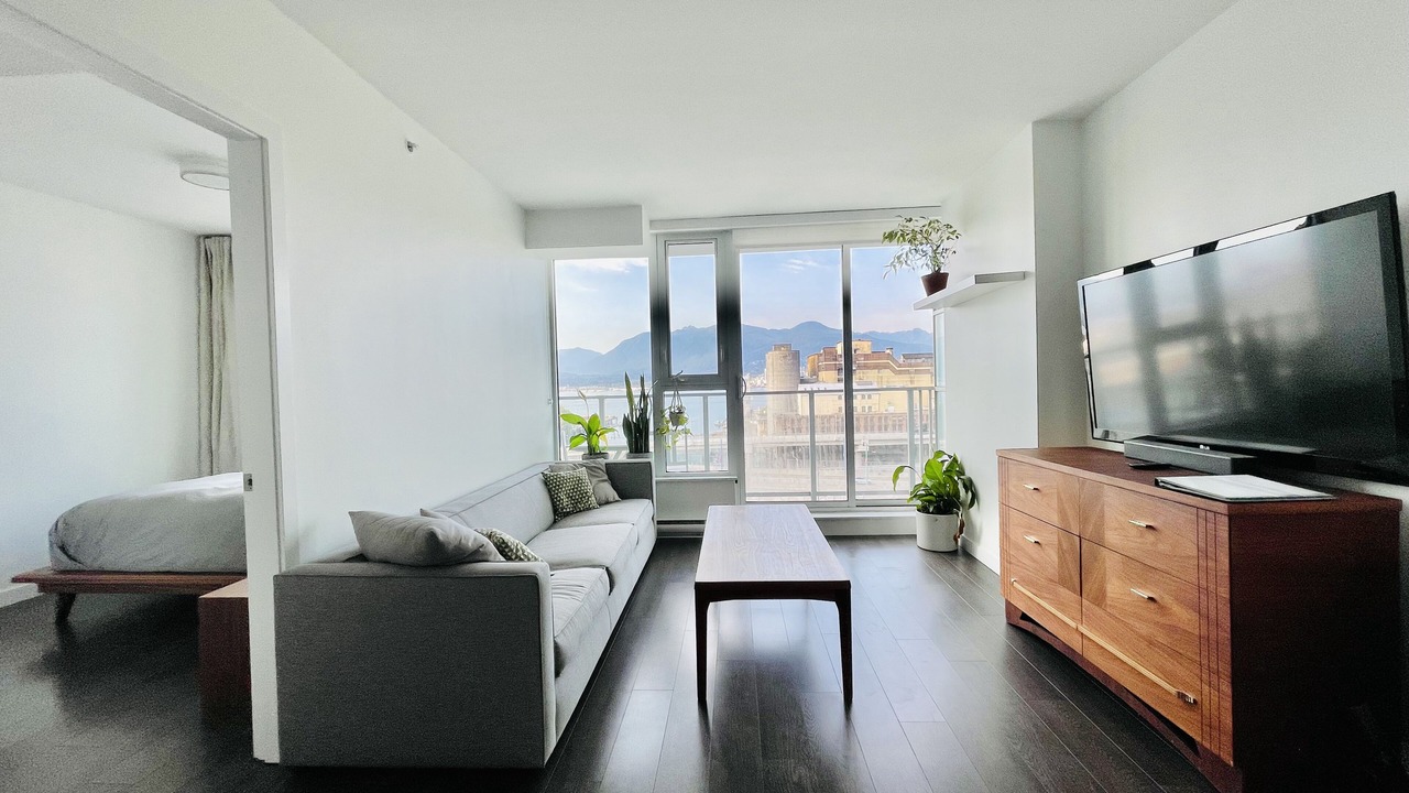 Photo of Livingroom in Downtown Eastside