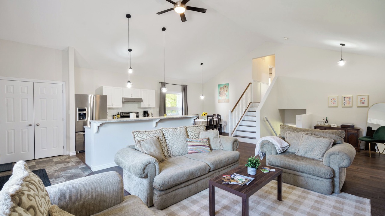Photo of Livingroom in Fenelon Falls