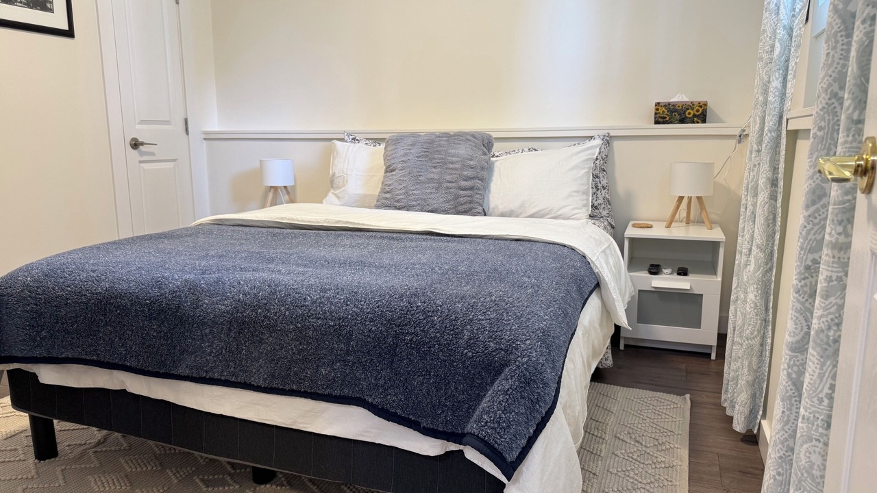 Photo of Bedroom in Colwood