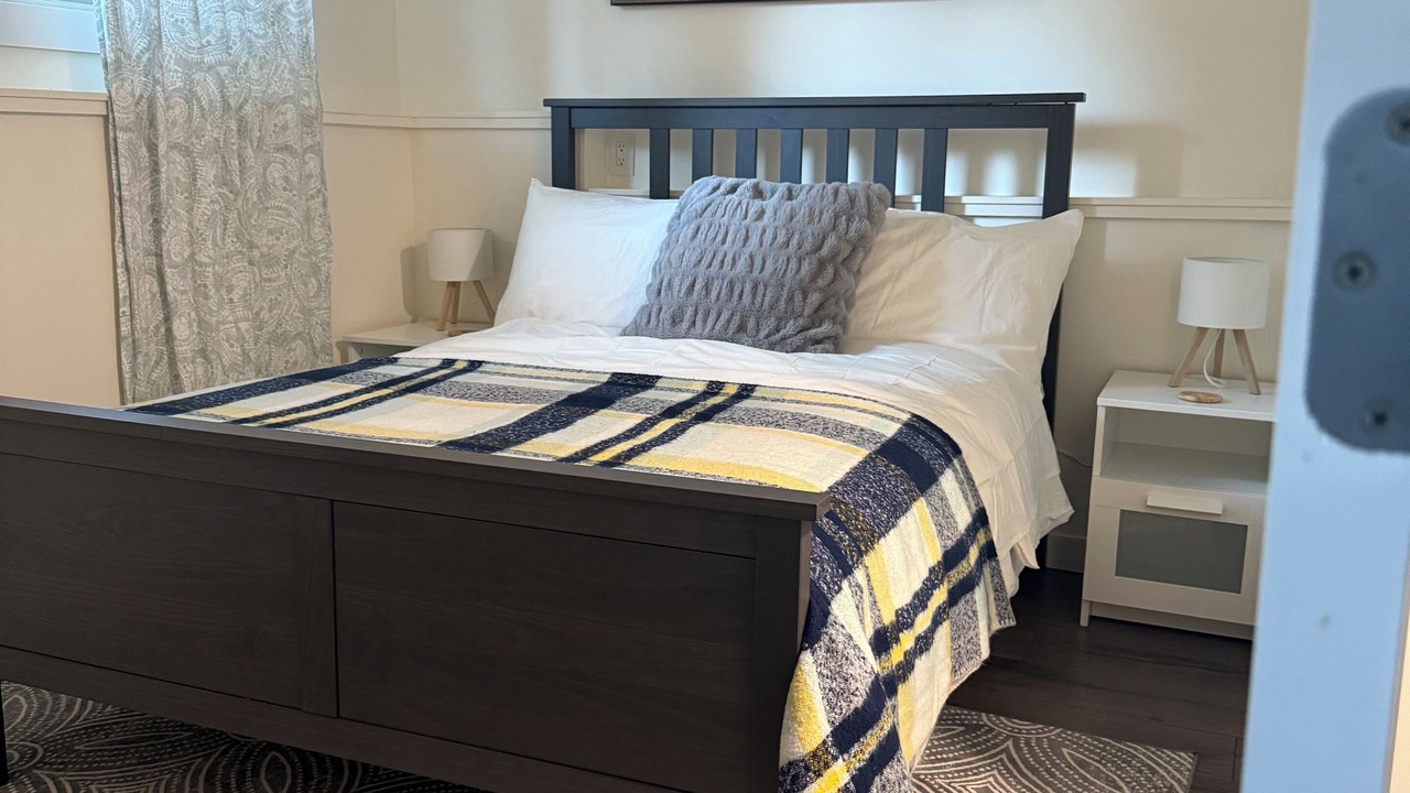 Photo of Bedroom in Colwood