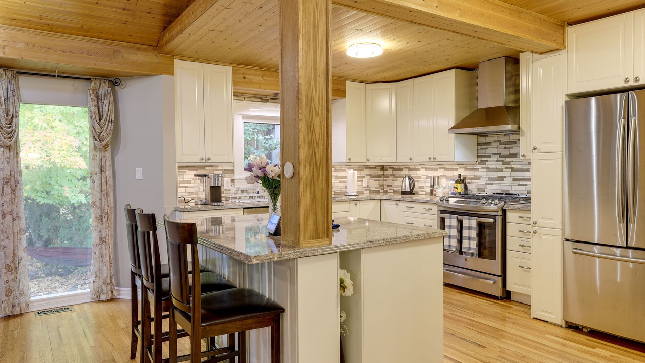 Photo of Kitchen in Victoria Harbour