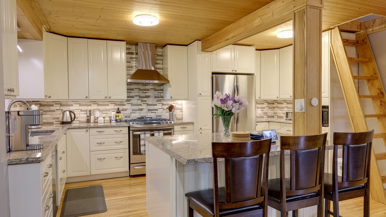 Photo of Kitchen in Victoria Harbour