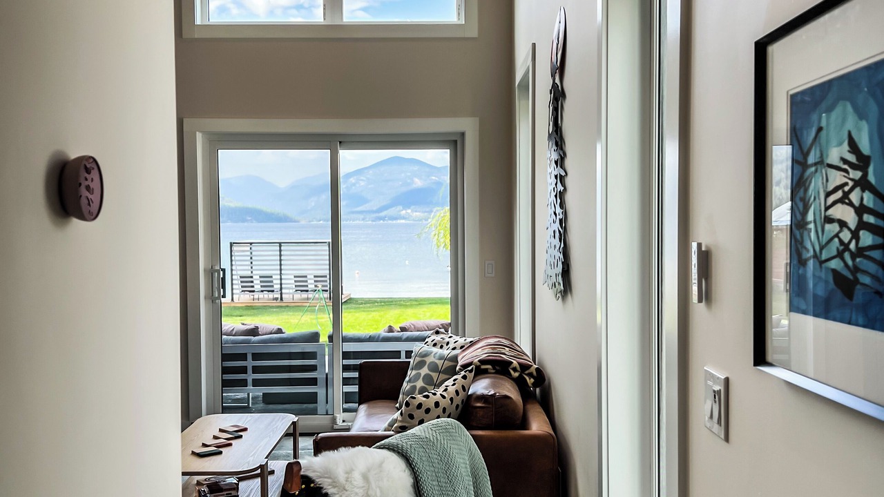 Photo of Livingroom in Christina Lake