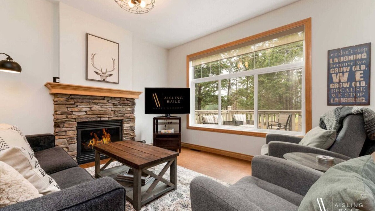 Photo of Livingroom in East Kootenay