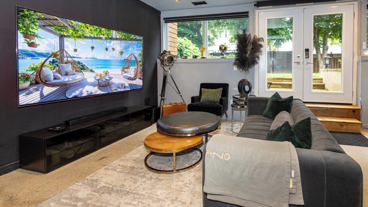 Photo of Livingroom in Richmond Hill