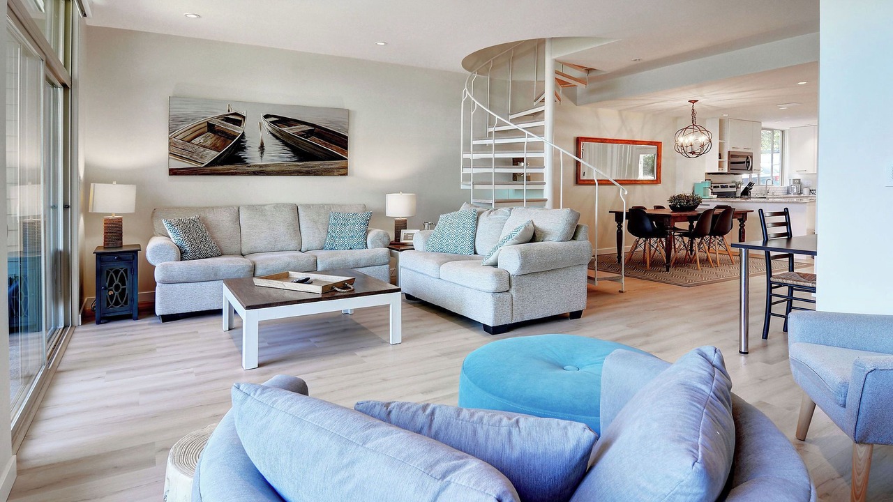 Photo of Livingroom in North Oyster