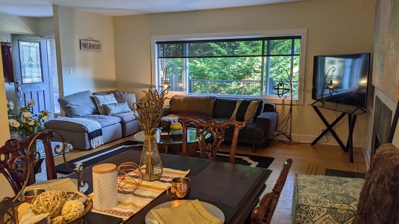 Photo of Livingroom in North Vancouver