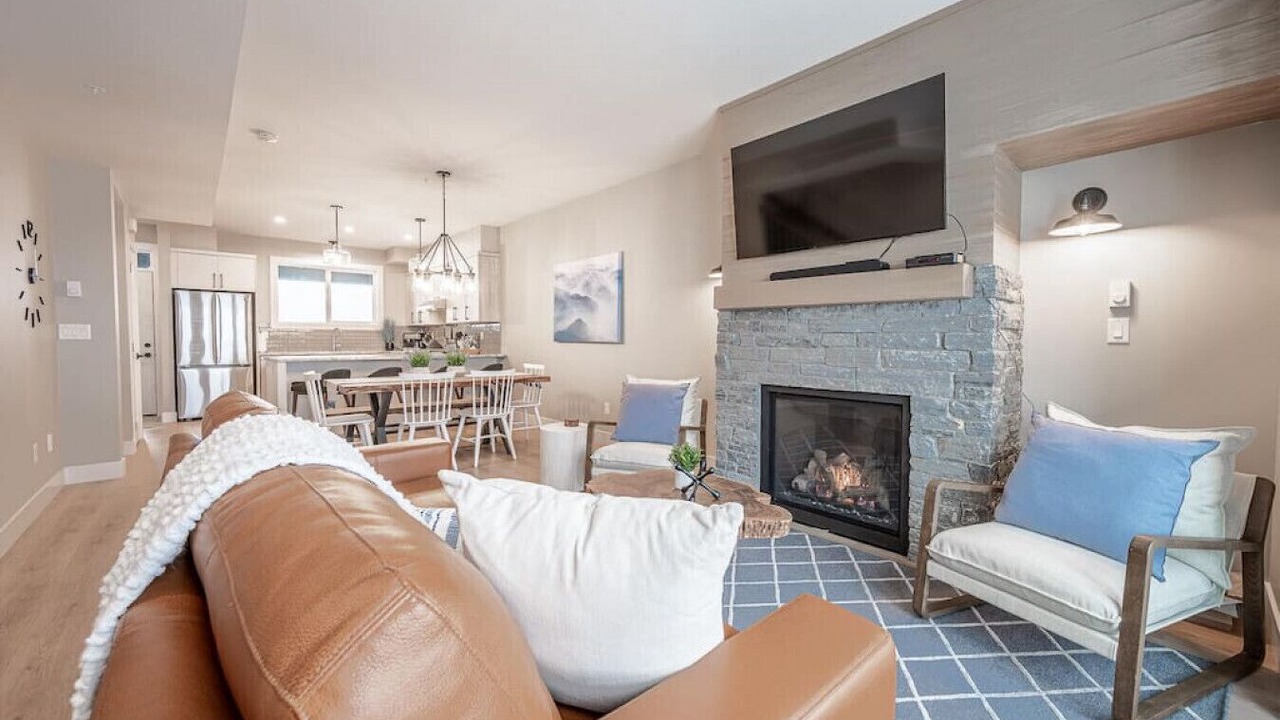 Photo of Livingroom in Snow Pine Estates