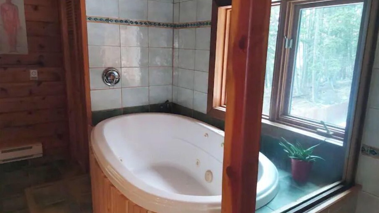 Photo of Bathroom in Central Kootenay