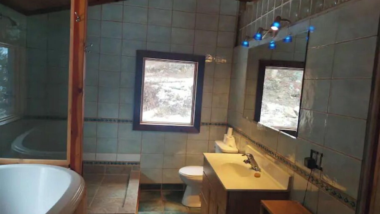 Photo of Bathroom in Central Kootenay