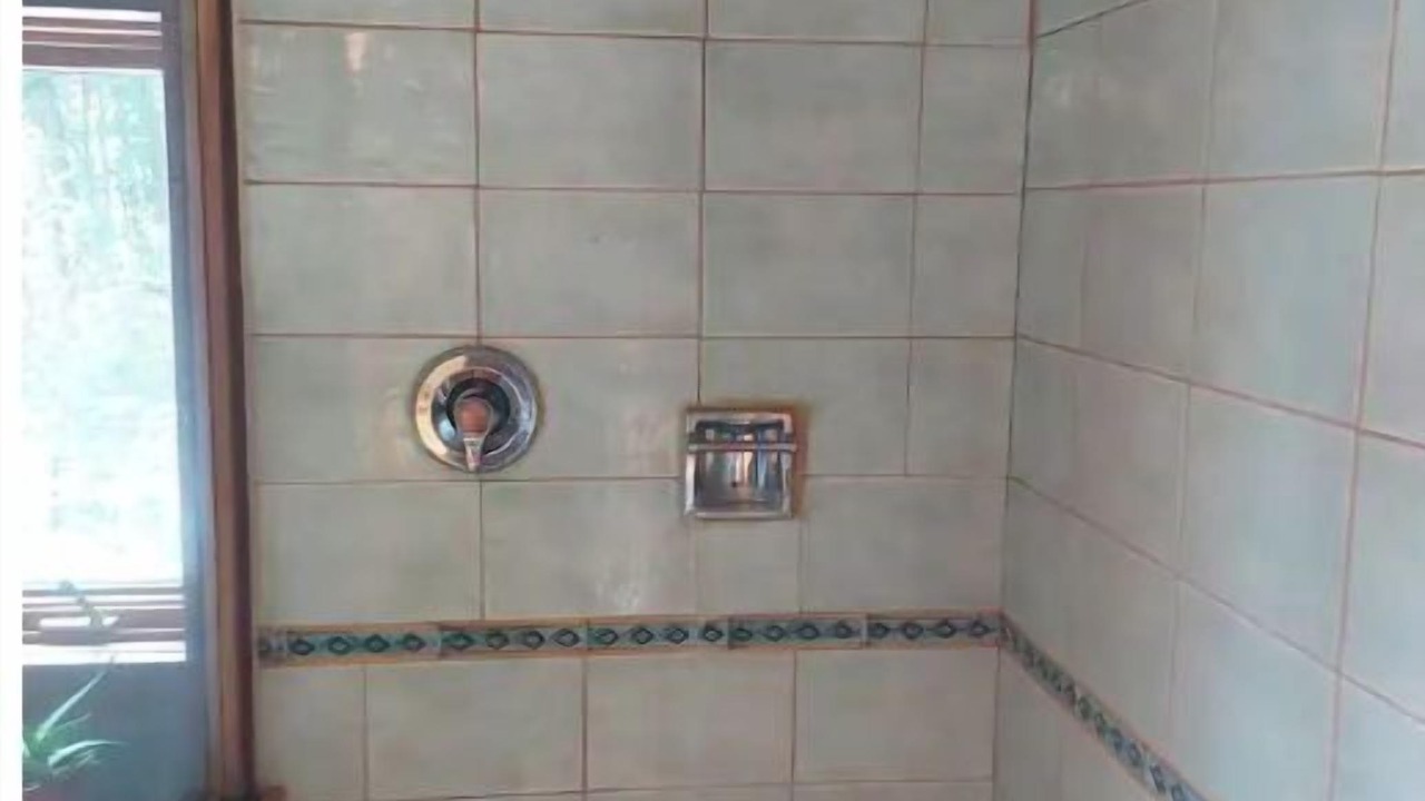 Photo of Bathroom in Central Kootenay