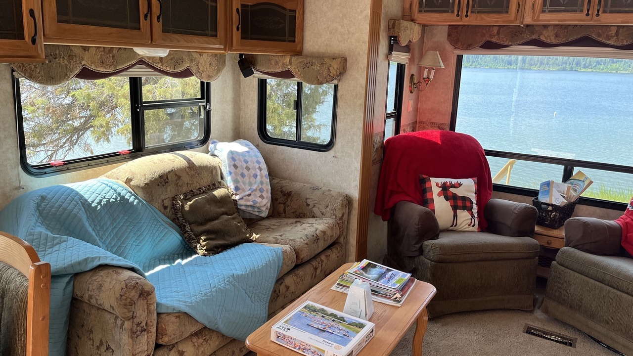 Photo of Livingroom in Lac La Hache