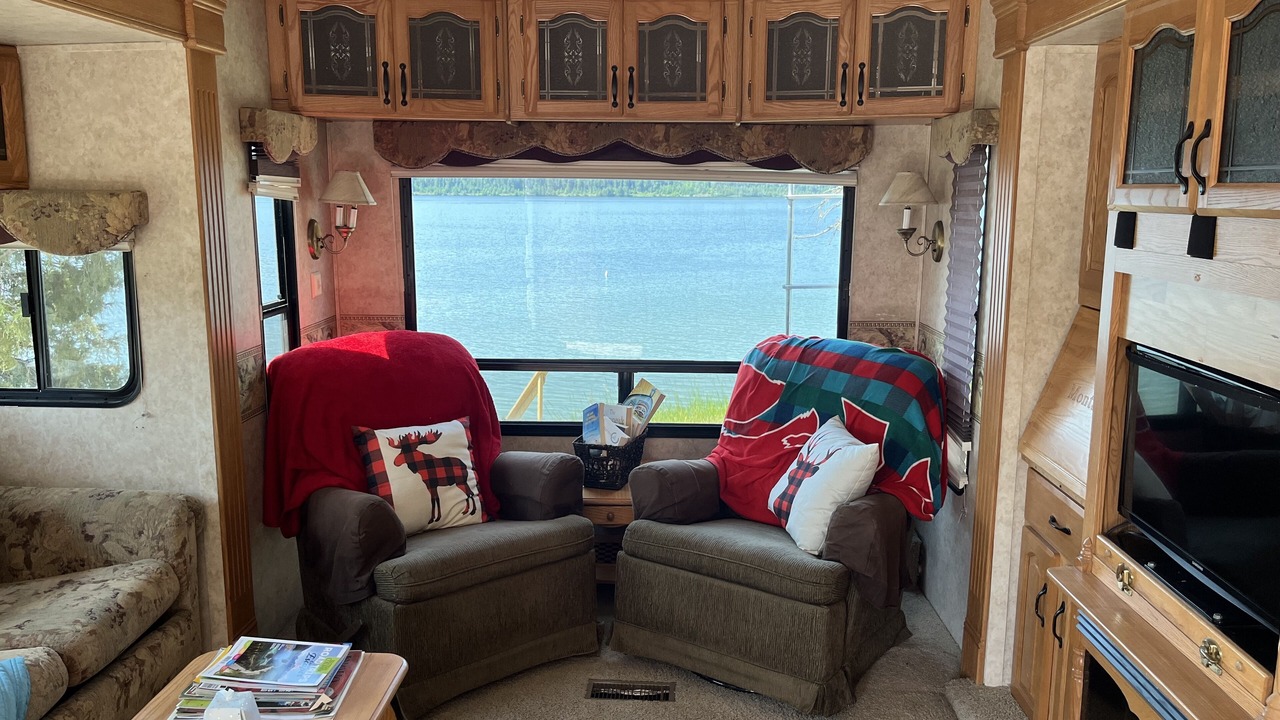 Photo of Livingroom in Lac La Hache