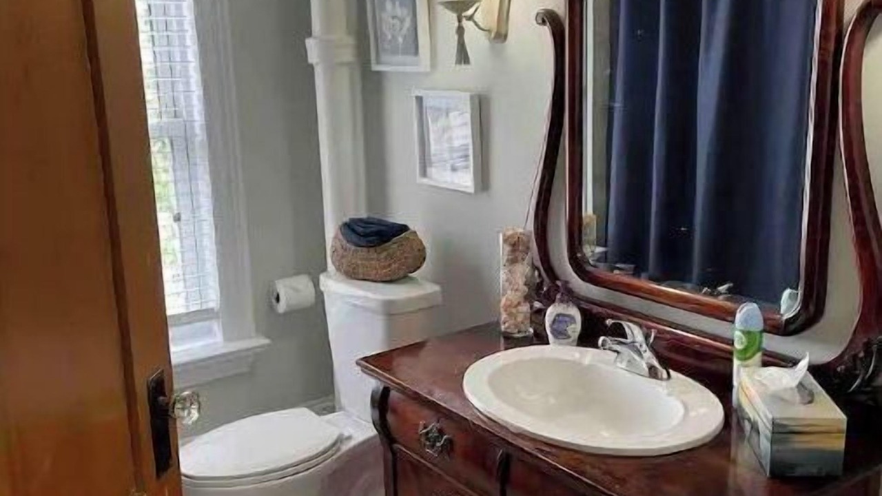 Photo of Bathroom in Niagara Falls