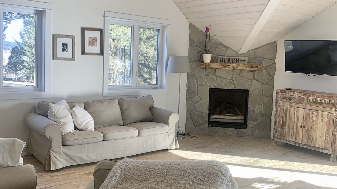 Photo of Livingroom in Lac La Hache
