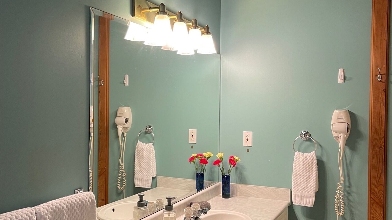 Photo of Bathroom in Selma Park