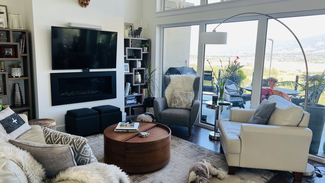 Photo of Livingroom in Okanagan-Similkameen