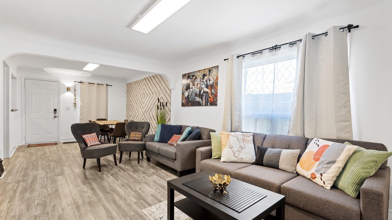 Photo of Livingroom in Niagara Falls