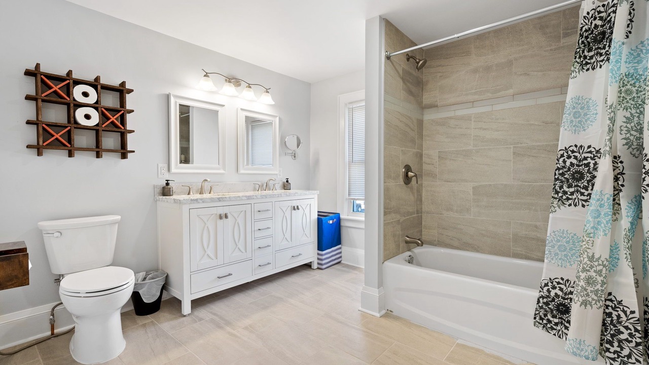 Photo of Bathroom in Niagara Falls